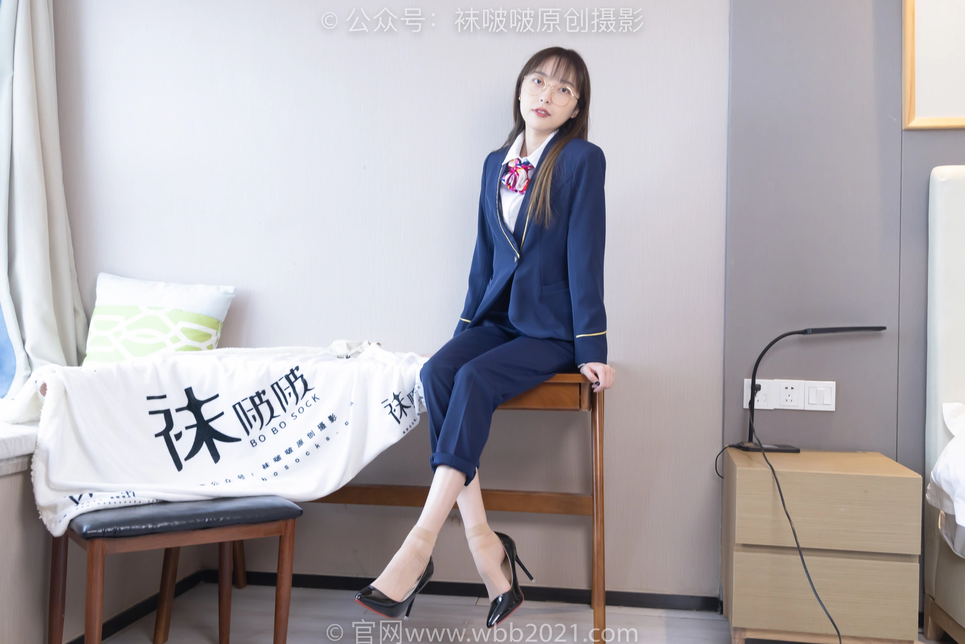 [BoBoSocks袜啵啵] NO.509 稚予-高跟鞋、短肉丝（脚尖加固款）、黑色美甲、银行制服、半脱袜子（花絮版） 3